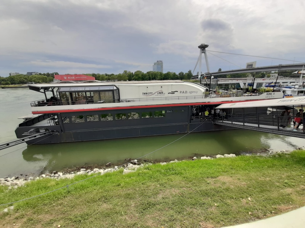 Stadtrundfahrt mit Twin-City-Liner